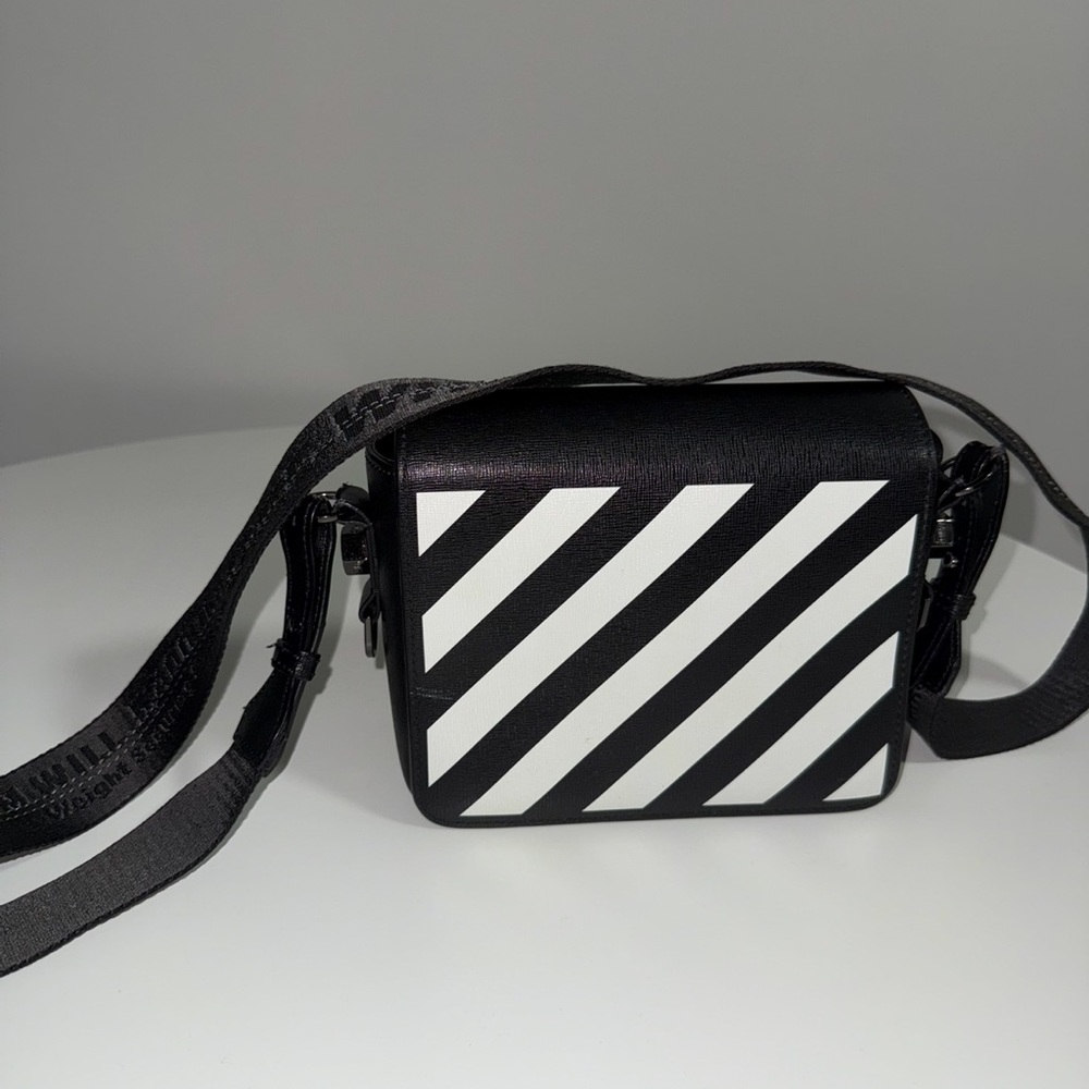 Off-White Diagonal Binder Clip Bag